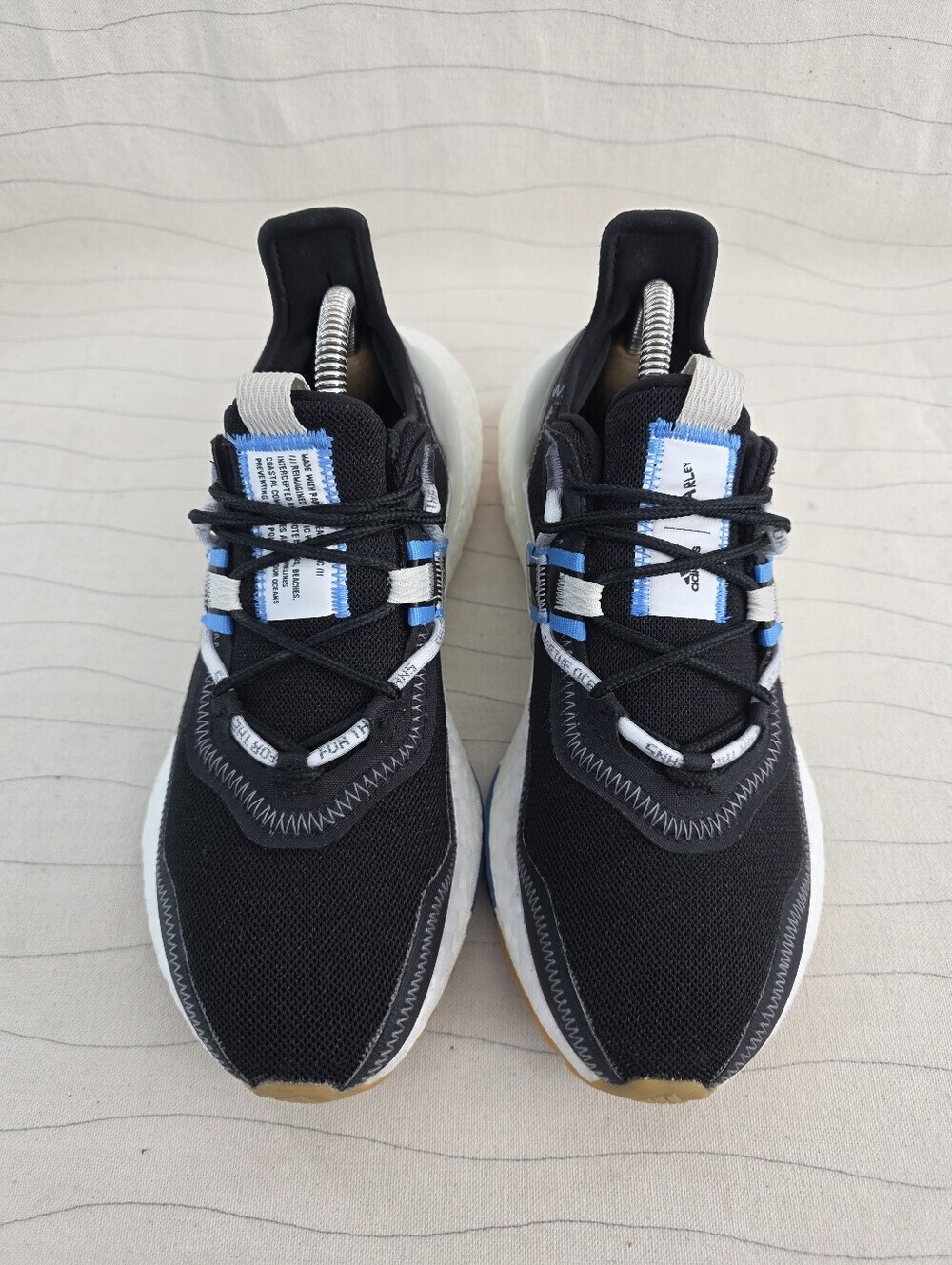 Adidas Womens Ultraboost 22 Parley Black Blue White Running Shoes HQ6533 Sz 7.5 - Picture 3 of 11